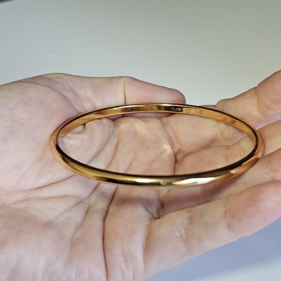 **Sale** Vintage Monet Gold Tone Metal Bangle Bracelet 7.75" Fashion Jewelry - Picture 2 of 13